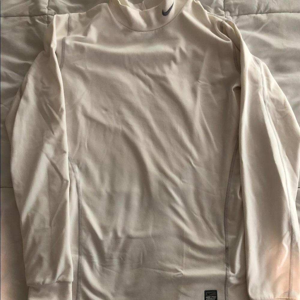 GOOD CONDITION NIKE YOUTH HEAT GEAR LONG SLEEVE.